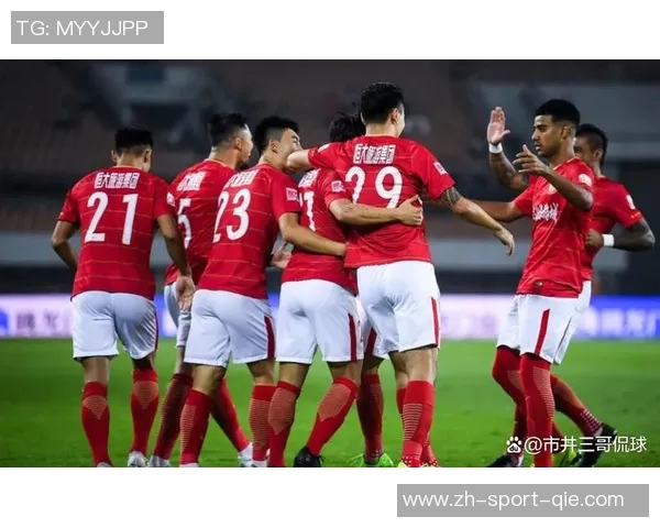 上港与重庆激战正酣双方进球精彩纷呈引发球迷热议 上港与重庆激战正酣双方进球精彩纷呈引发球迷热议